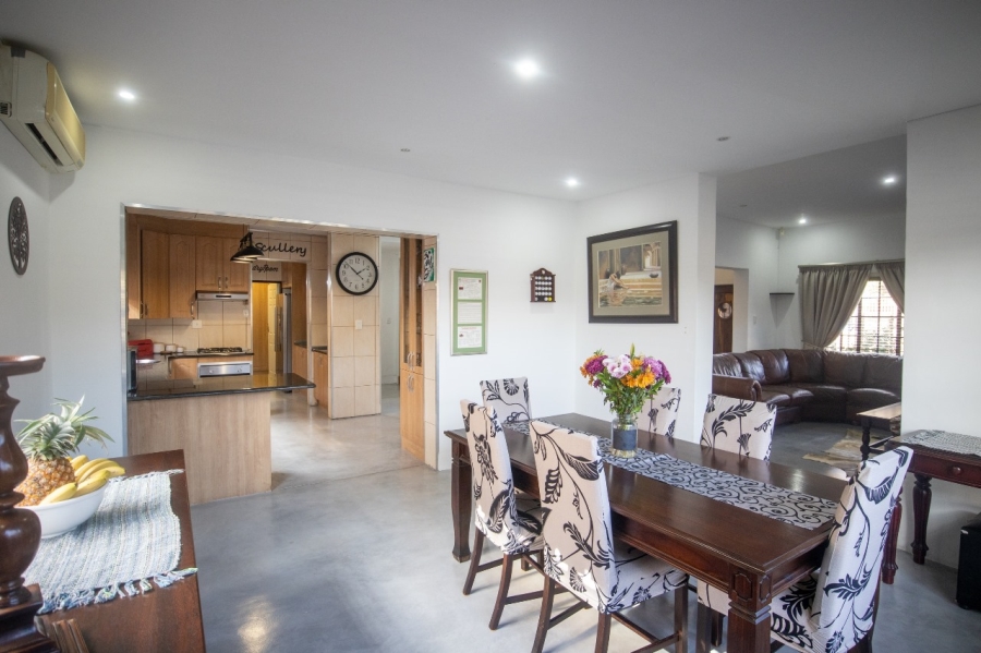 5 Bedroom Property for Sale in Safari Gardens North West